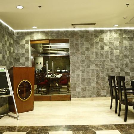 Hotel Jivitesh Delhi  Buitenkant foto