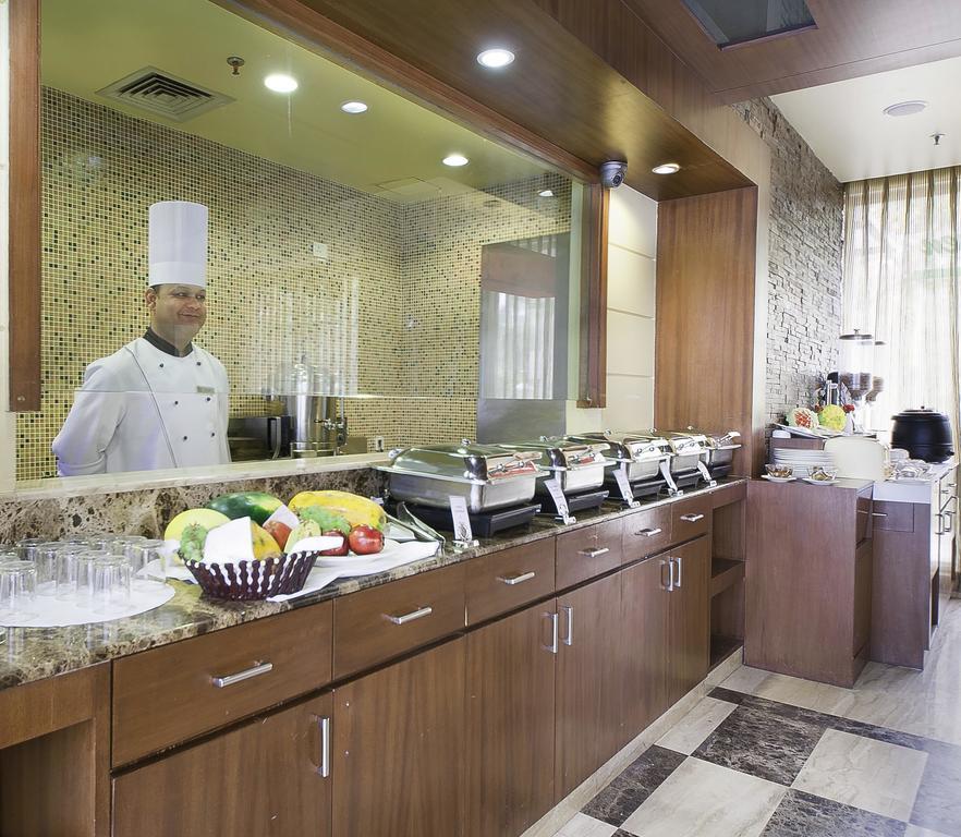 Hotel Jivitesh Delhi  Buitenkant foto