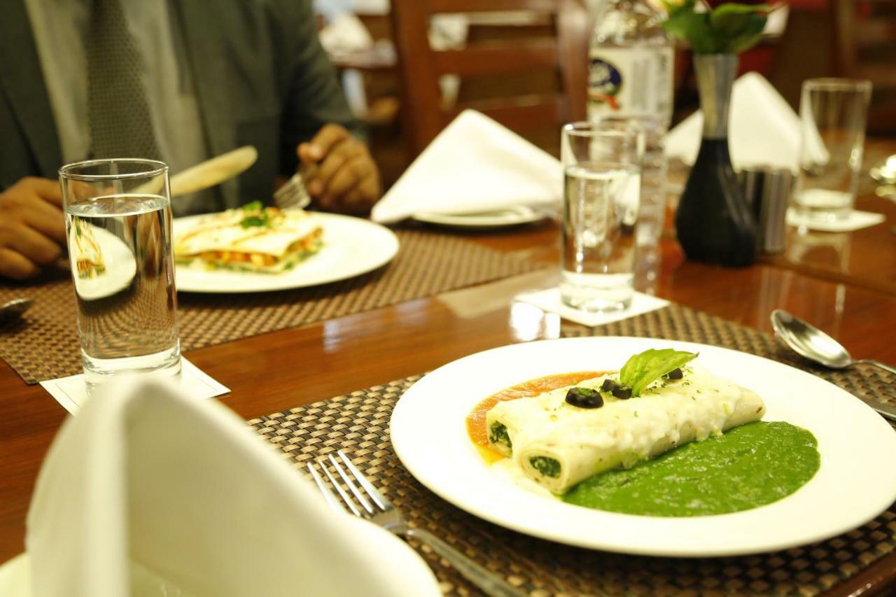 Hotel Jivitesh Delhi  Buitenkant foto