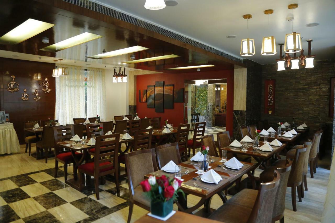 Hotel Jivitesh Delhi  Buitenkant foto