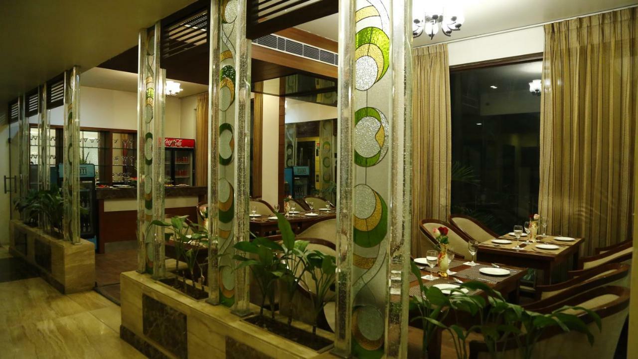 Hotel Jivitesh Delhi  Buitenkant foto