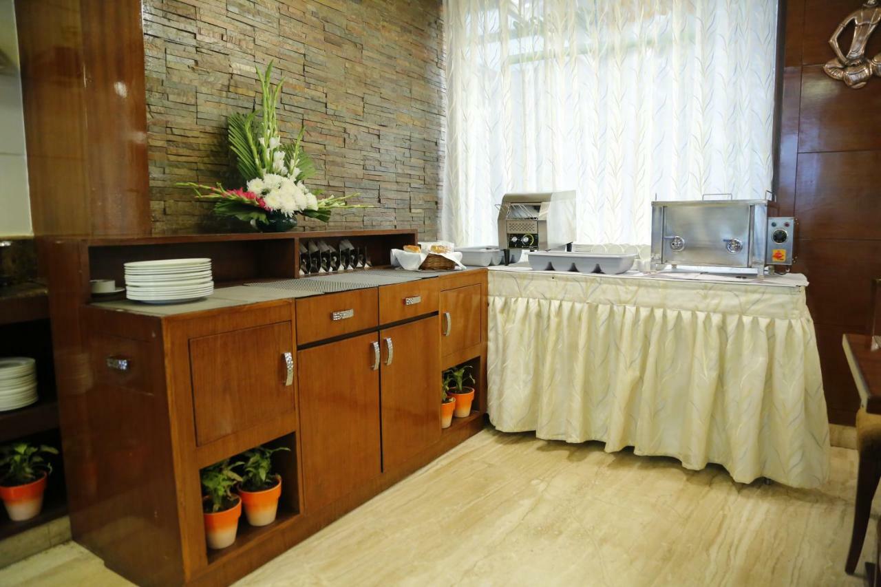 Hotel Jivitesh Delhi  Buitenkant foto