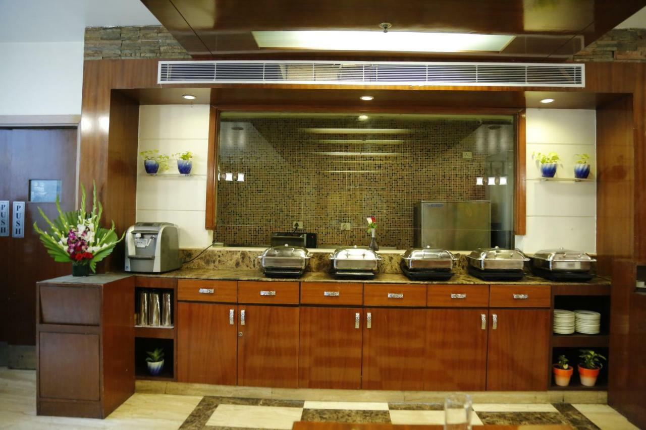 Hotel Jivitesh Delhi  Buitenkant foto